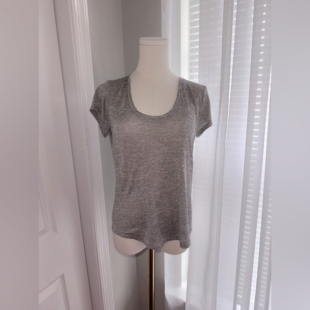 VINCE scoop neck t shirt